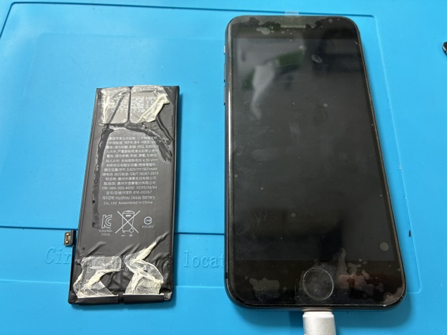 神戸市からお越しのお客様よりiPhone8のバッテリー交換をご依頼いただきました！